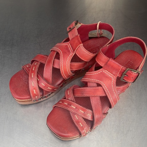 Bed Stu “Shirley” strawberry red leather platform sandals. New in original box! - Picture 3 of 7
